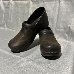 Dansko Wide Pro Antique Brown Oiled Clogs 299780202 Women's US 9.5-10 EU 40  New